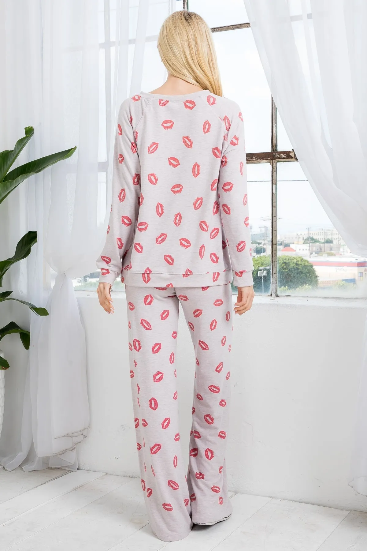 BLUSH KISS PRINT CUFFED LONG SLEEVE TOP & PANTS SET